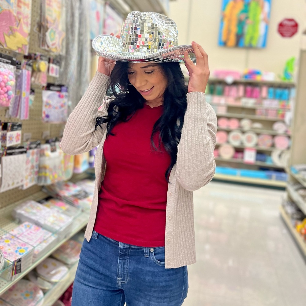 Meet your Posher, Crystal